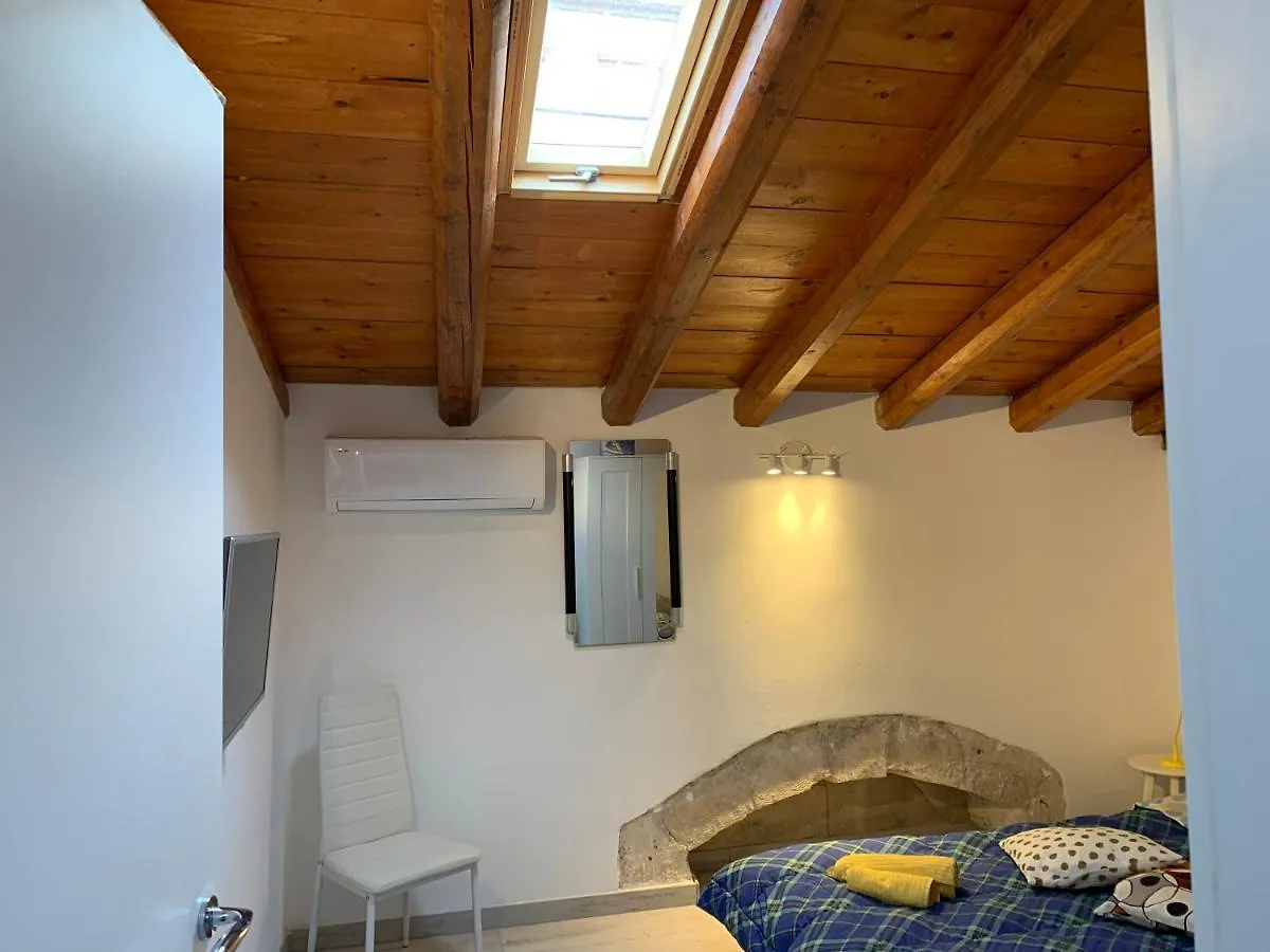 Deni'S Apartments Syracuse Italia