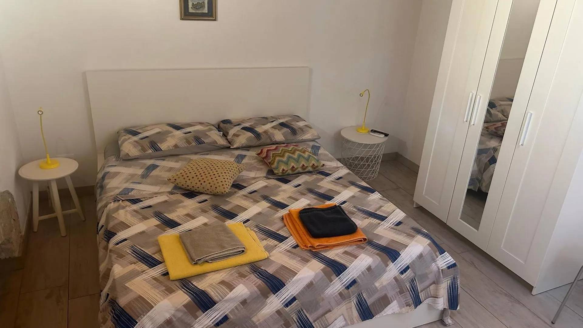 Deni'S Apartments Syracuse