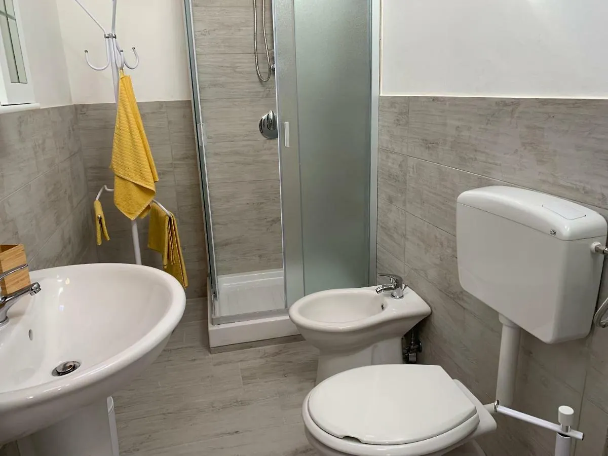 Deni'S Apartments Syracuse Italia